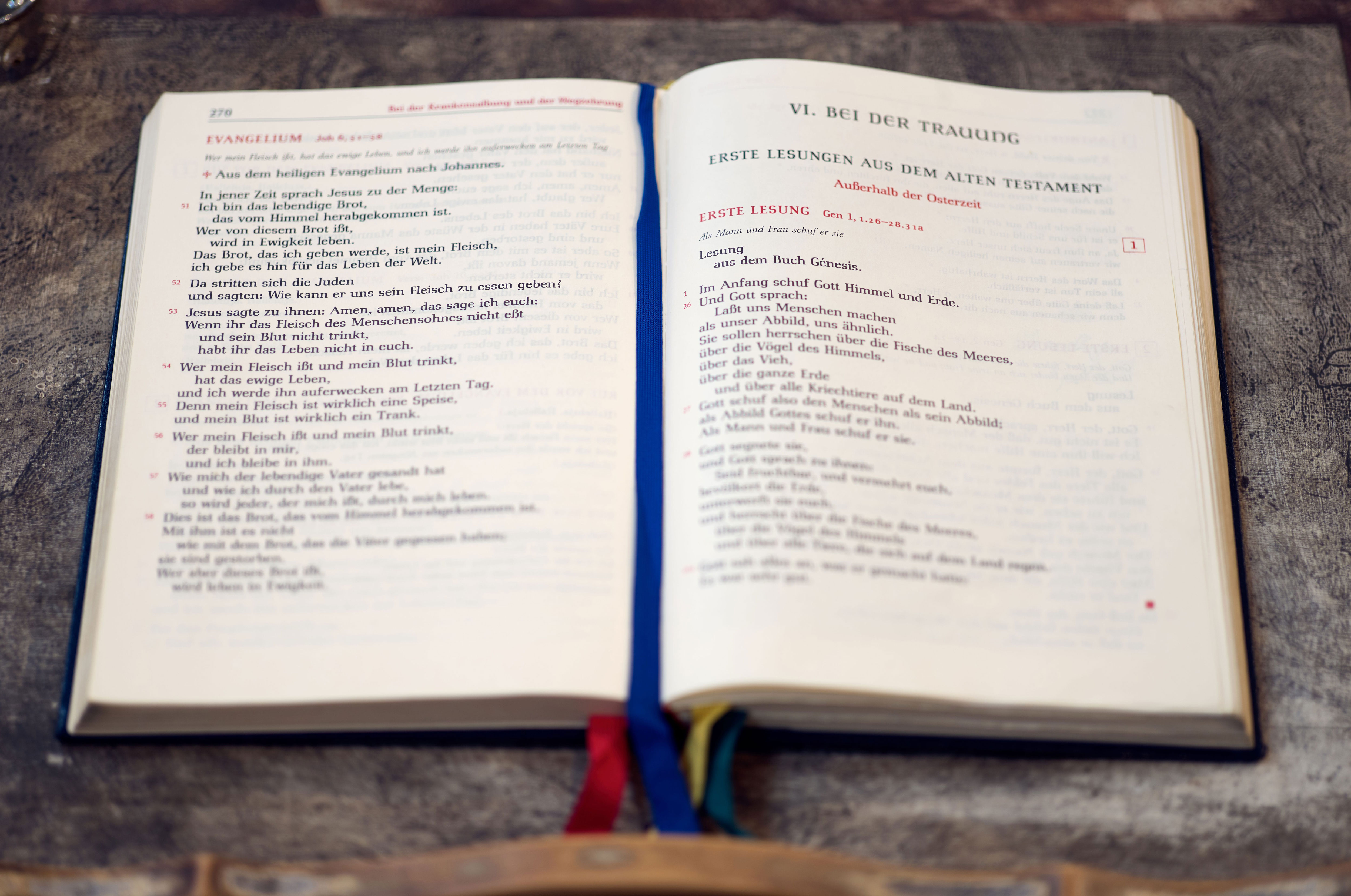 Im Trauungsgottesdienst kommt Gottes Wort zur Sprache